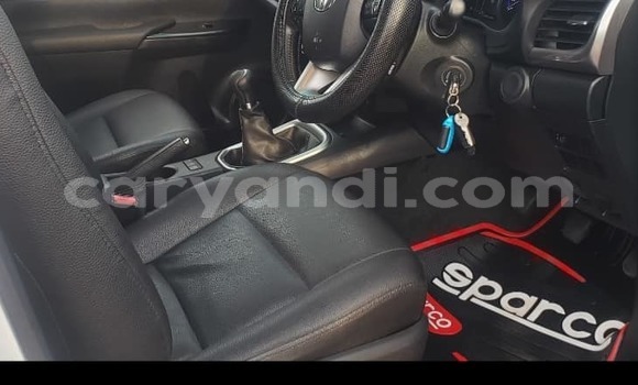 Acheter Occasion Voiture Toyota Hilux Noir à Lusaka, Zambie Acheter Occasion Voiture Toyota Hilux Noir à Lusaka, Zambie