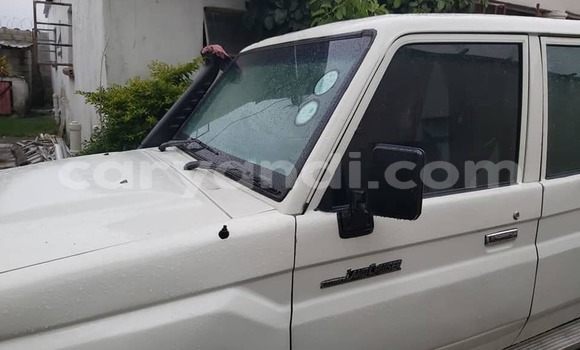 Acheter Occasion Voiture Toyota Land Cruiser Blanc à Lusaka, Zambie Acheter Occasion Voiture Toyota Land Cruiser Blanc à Lusaka, Zambie