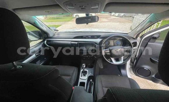 Acheter Occasion Voiture Toyota Hilux Blanc à Lusaka, Zambie Acheter Occasion Voiture Toyota Hilux Blanc à Lusaka, Zambie