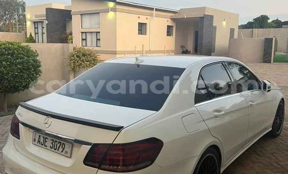 Acheter Occasion Voiture Mercedes-Benz E-Classe Blanc à Lusaka, Zambie Acheter Occasion Voiture Mercedes-Benz E-Classe Blanc à Lusaka, Zambie