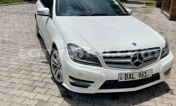 Acheter Occasion Voiture Mercedes-Benz E-Classe Blanc à Lusaka, Zambie Acheter Occasion Voiture Mercedes-Benz E-Classe Blanc à Lusaka, Zambie