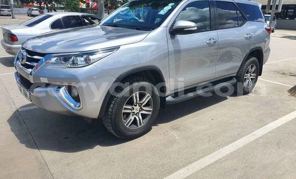 Acheter Occasion Voiture Toyota Fortuner Gris à Lusaka, Zambie