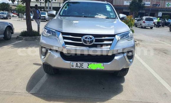 Acheter Occasion Voiture Toyota Fortuner Gris à Lusaka, Zambie Acheter Occasion Voiture Toyota Fortuner Gris à Lusaka, Zambie