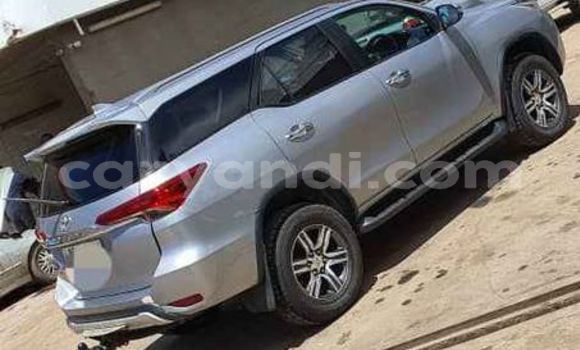 Acheter Occasion Voiture Toyota Fortuner Gris à Lusaka, Zambie Acheter Occasion Voiture Toyota Fortuner Gris à Lusaka, Zambie