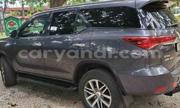 Buy Used Toyota Fortuner Blue Car in Lusaka in Zambia