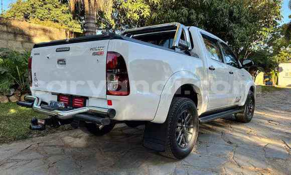 Acheter Occasion Voiture Toyota Hilux Blanc à Lusaka, Zambie Acheter Occasion Voiture Toyota Hilux Blanc à Lusaka, Zambie