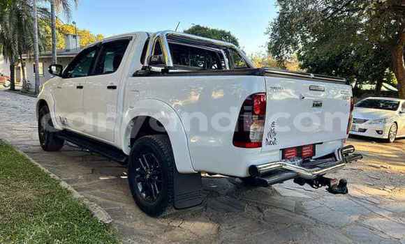 Acheter Occasion Voiture Toyota Hilux Blanc à Lusaka, Zambie Acheter Occasion Voiture Toyota Hilux Blanc à Lusaka, Zambie