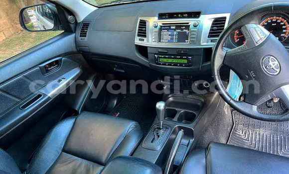 Acheter Occasion Voiture Toyota Hilux Blanc à Lusaka, Zambie Acheter Occasion Voiture Toyota Hilux Blanc à Lusaka, Zambie
