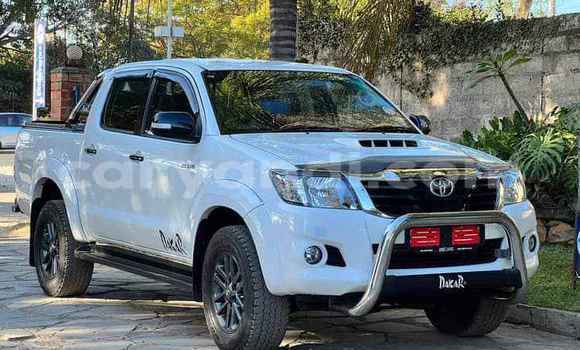Acheter Occasion Voiture Toyota Hilux Blanc à Lusaka, Zambie Acheter Occasion Voiture Toyota Hilux Blanc à Lusaka, Zambie