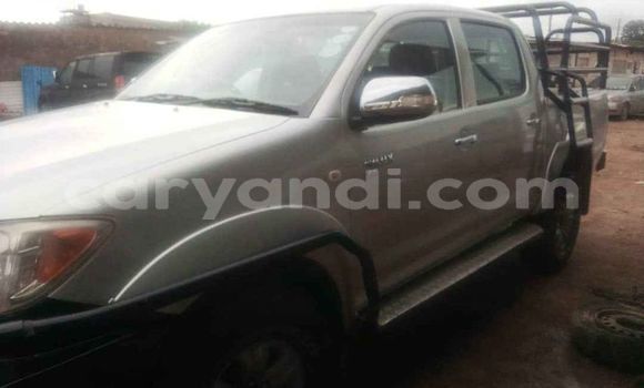 Acheter Occasion Voiture Toyota Hilux Gris à Lusaka, Zambie Acheter Occasion Voiture Toyota Hilux Gris à Lusaka, Zambie