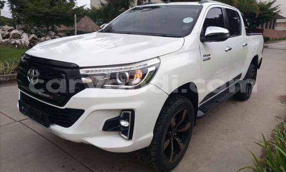 Acheter Occasion Voiture Toyota Hilux Blanc à Lusaka, Zambie Acheter Occasion Voiture Toyota Hilux Blanc à Lusaka, Zambie