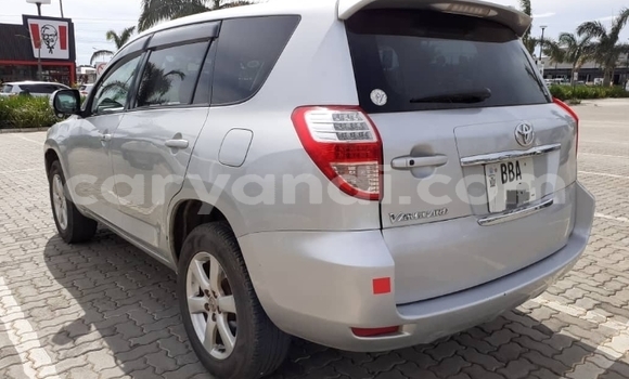 Nunua Ilio tumika Toyota Vanguard Fedha Gari ndani ya Lusaka nchini Zambia