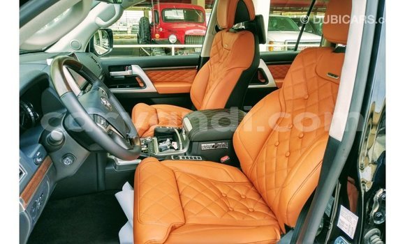 Tenga Imported Toyota Land Cruiser Nhema Mota in Import - Dubai in Zambia Tenga Imported Toyota Land Cruiser Nhema Mota in Import - Dubai in Zambia