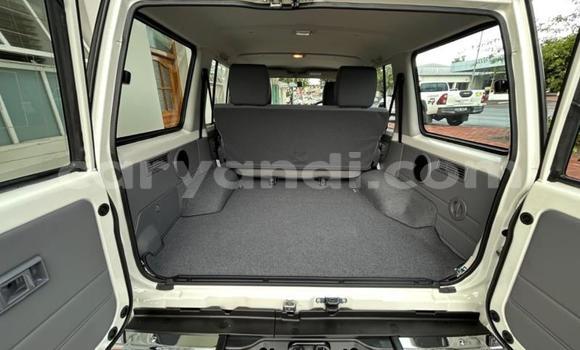 Acheter Occasion Voiture Toyota Land Cruiser Blanc à Lusaka, Zambie Acheter Occasion Voiture Toyota Land Cruiser Blanc à Lusaka, Zambie