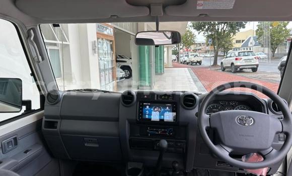 Acheter Occasion Voiture Toyota Land Cruiser Blanc à Lusaka, Zambie Acheter Occasion Voiture Toyota Land Cruiser Blanc à Lusaka, Zambie