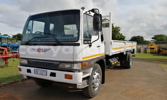 Acheter Occasion Utilitaire Hino 300 Series Blanc à Lusaka, Zambie Acheter Occasion Utilitaire Hino 300 Series Blanc à Lusaka, Zambie
