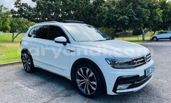 Acheter Occasion Voiture Volkswagen Tiguan Blanc à Livingstone, Zambie Acheter Occasion Voiture Volkswagen Tiguan Blanc à Livingstone, Zambie