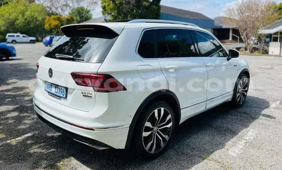 Acheter Occasion Voiture Volkswagen Tiguan Blanc à Livingstone, Zambie Acheter Occasion Voiture Volkswagen Tiguan Blanc à Livingstone, Zambie