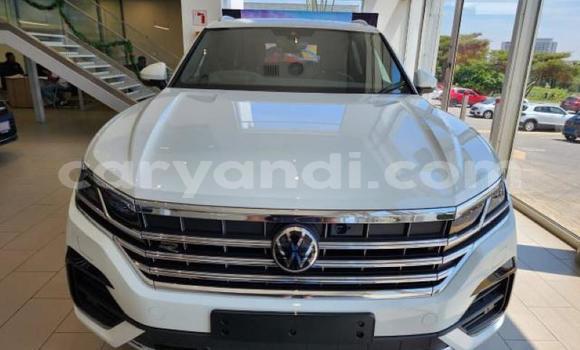 Buy Used Volkswagen Touareg White Car in Lusaka in Zambia Buy Used Volkswagen Touareg White Car in Lusaka in Zambia