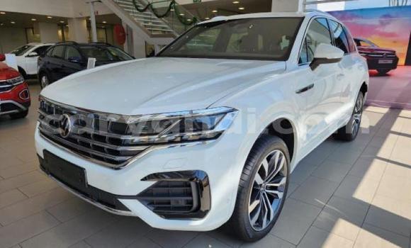 Buy Used Volkswagen Touareg White Car in Lusaka in Zambia Buy Used Volkswagen Touareg White Car in Lusaka in Zambia