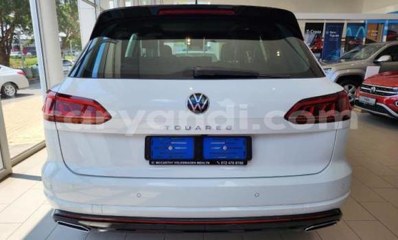Buy Used Volkswagen Touareg White Car in Lusaka in Zambia Buy Used Volkswagen Touareg White Car in Lusaka in Zambia