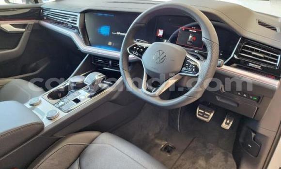 Buy Used Volkswagen Touareg White Car in Lusaka in Zambia Buy Used Volkswagen Touareg White Car in Lusaka in Zambia