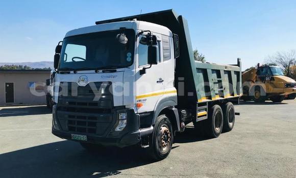 Acheter Occasion Utilitaire Nissan UD Blanc à Lusaka, Zambie Acheter Occasion Utilitaire Nissan UD Blanc à Lusaka, Zambie