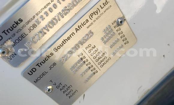 Acheter Occasion Utilitaire Nissan UD Blanc à Lusaka, Zambie Acheter Occasion Utilitaire Nissan UD Blanc à Lusaka, Zambie