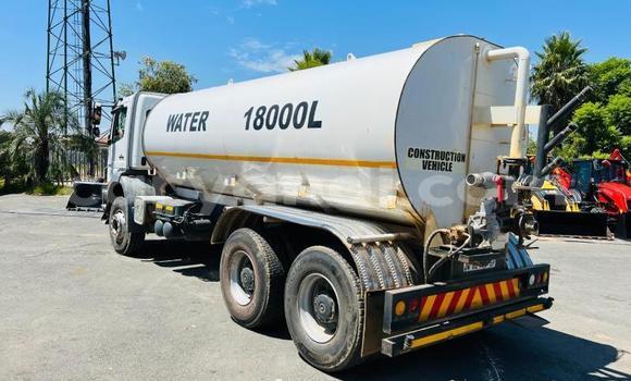 Tenga Tsaru Mercedes–Benz 2628 Chena Rori in Lusaka in Zambia Tenga Tsaru Mercedes–Benz 2628 Chena Rori in Lusaka in Zambia