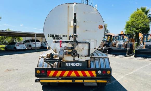 Tenga Tsaru Mercedes–Benz 2628 Chena Rori in Lusaka in Zambia Tenga Tsaru Mercedes–Benz 2628 Chena Rori in Lusaka in Zambia