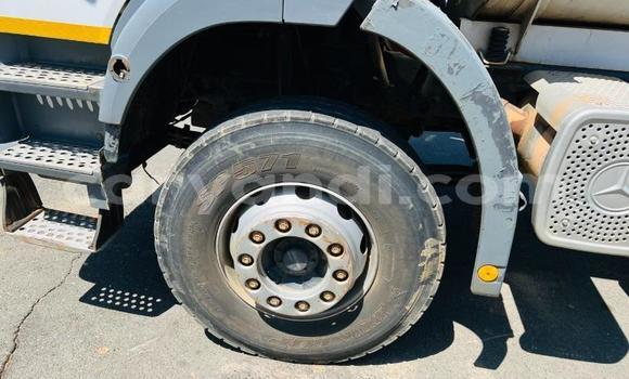 Tenga Tsaru Mercedes–Benz 2628 Chena Rori in Lusaka in Zambia Tenga Tsaru Mercedes–Benz 2628 Chena Rori in Lusaka in Zambia