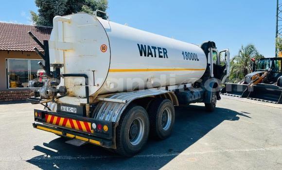 Tenga Tsaru Mercedes–Benz 2628 Chena Rori in Lusaka in Zambia Tenga Tsaru Mercedes–Benz 2628 Chena Rori in Lusaka in Zambia