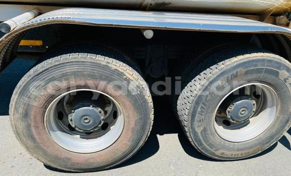 Tenga Tsaru Mercedes–Benz 2628 Chena Rori in Lusaka in Zambia Tenga Tsaru Mercedes–Benz 2628 Chena Rori in Lusaka in Zambia