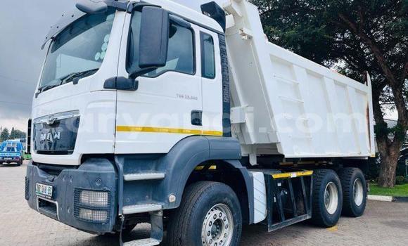 Acheter Occasion Utilitaire Man TGX Blanc à Lusaka, Zambie Acheter Occasion Utilitaire Man TGX Blanc à Lusaka, Zambie