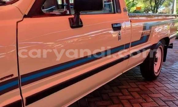 Acheter Occasion Voiture Toyota Hilux Beige à Isoka, Nord Acheter Occasion Voiture Toyota Hilux Beige à Isoka, Nord