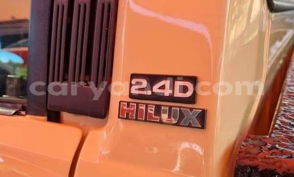 Acheter Occasion Voiture Toyota Hilux Beige à Isoka, Nord Acheter Occasion Voiture Toyota Hilux Beige à Isoka, Nord