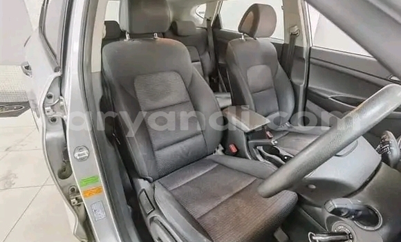 Acheter Occasion Voiture Hyundai Tucson Gris à Isoka, Nord Acheter Occasion Voiture Hyundai Tucson Gris à Isoka, Nord