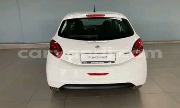 Acheter Occasion Voiture Peugeot 204 Blanc à Isoka, Nord Acheter Occasion Voiture Peugeot 204 Blanc à Isoka, Nord