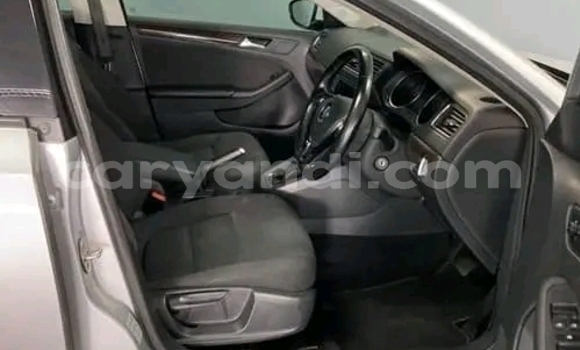 Acheter Occasion Voiture Volkswagen Jetta Gris à Isoka, Nord Acheter Occasion Voiture Volkswagen Jetta Gris à Isoka, Nord