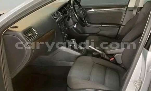 Acheter Occasion Voiture Volkswagen Jetta Gris à Isoka, Nord Acheter Occasion Voiture Volkswagen Jetta Gris à Isoka, Nord