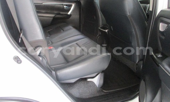 Nunua Ilio tumika Toyota Fortuner Nyeupe Gari ndani ya Lusaka nchini Zambia Nunua Ilio tumika Toyota Fortuner Nyeupe Gari ndani ya Lusaka nchini Zambia