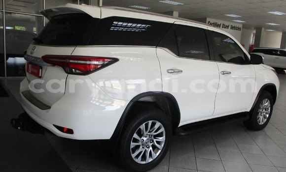 Nunua Ilio tumika Toyota Fortuner Nyeupe Gari ndani ya Lusaka nchini Zambia Nunua Ilio tumika Toyota Fortuner Nyeupe Gari ndani ya Lusaka nchini Zambia
