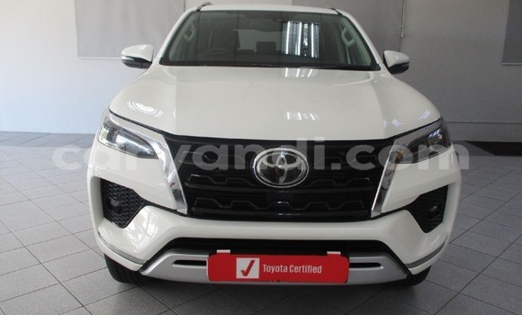 Nunua Ilio tumika Toyota Fortuner Nyeupe Gari ndani ya Lusaka nchini Zambia Nunua Ilio tumika Toyota Fortuner Nyeupe Gari ndani ya Lusaka nchini Zambia