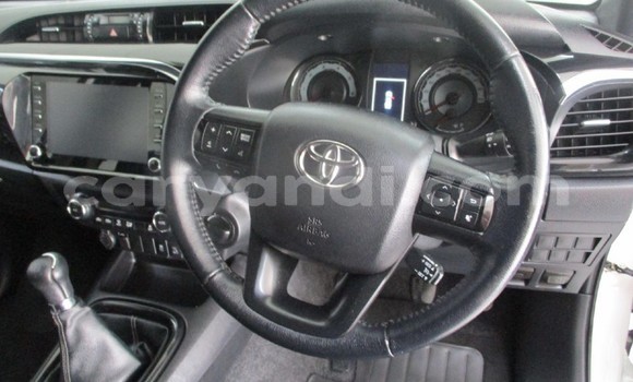 Acheter Occasion Voiture Toyota Hilux Blanc à Lusaka, Zambie Acheter Occasion Voiture Toyota Hilux Blanc à Lusaka, Zambie
