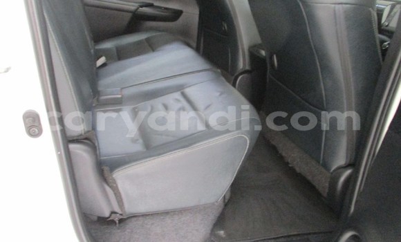 Acheter Occasion Voiture Toyota Hilux Blanc à Lusaka, Zambie Acheter Occasion Voiture Toyota Hilux Blanc à Lusaka, Zambie