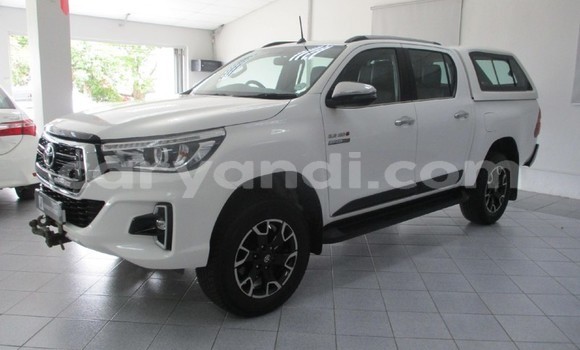 Acheter Occasion Voiture Toyota Hilux Blanc à Lusaka, Zambie Acheter Occasion Voiture Toyota Hilux Blanc à Lusaka, Zambie