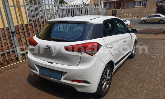 Buy Used Hyundai i20 White Car in Kitwe in Zambia Buy Used Hyundai i20 White Car in Kitwe in Zambia