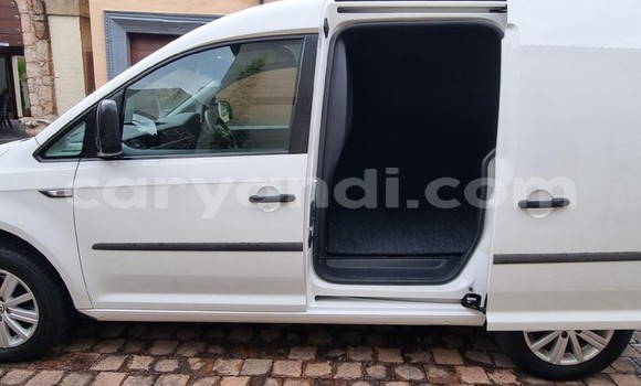 Buy Used Volkswagen Caddy White Car in Kabwe in Zambia Buy Used Volkswagen Caddy White Car in Kabwe in Zambia