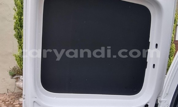 Buy Used Volkswagen Caddy White Car in Kabwe in Zambia Buy Used Volkswagen Caddy White Car in Kabwe in Zambia