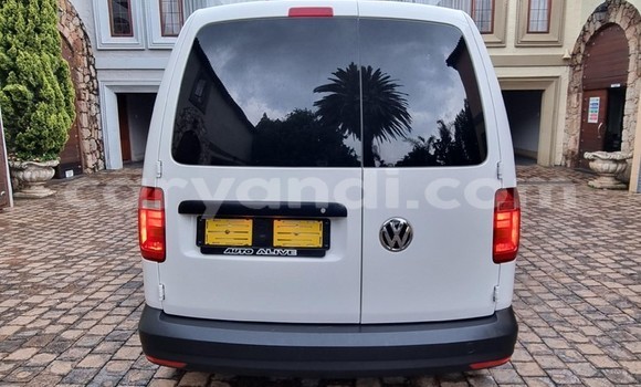 Buy Used Volkswagen Caddy White Car in Kabwe in Zambia Buy Used Volkswagen Caddy White Car in Kabwe in Zambia